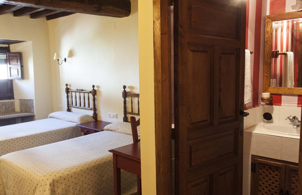 Casa Rural Con Encanto "Los Postigos" 바뇨스 데 몬테마요르 객실 사진
